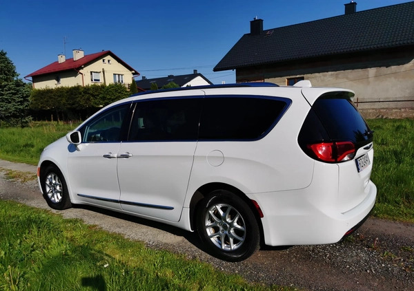 Chrysler Pacifica cena 98500 przebieg: 196900, rok produkcji 2017 z Rzeszów małe 781